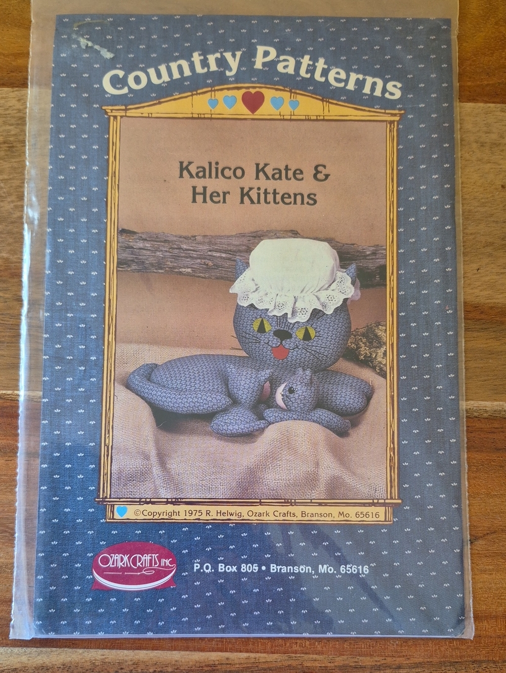 Ozark Crafts Country Patterns Kalico Kate & Her Kittens Crochet Pattern